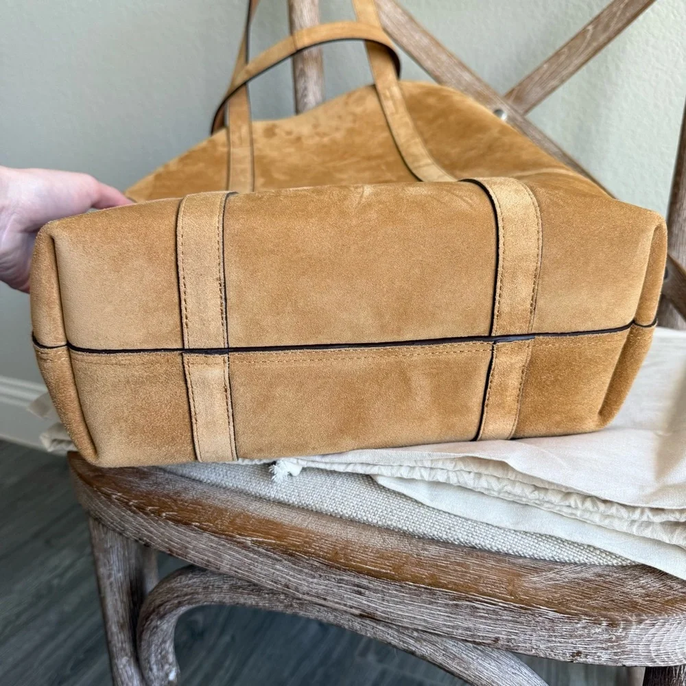 Sezane the tote in suede